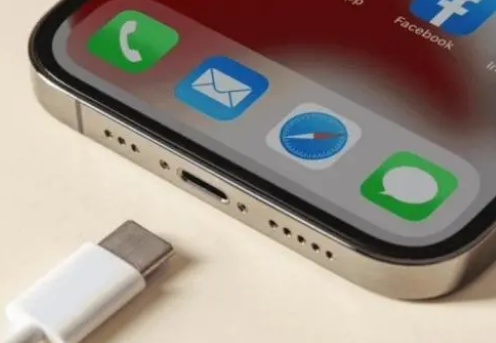 香洲苹果15维修分享iPhone15改USB-C接口后能和安卓用户互借充电器吗